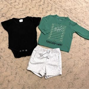 3-6 months outfit bundle shorts / onesie / long sleeve tshirt